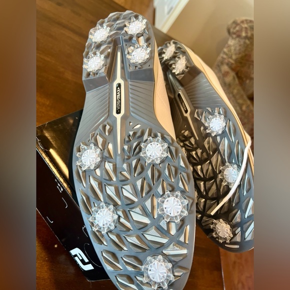 Men’s FootJoy Men's Premiere Series – Field
Size 13 M .. White .. New in box - Picture 2 of 7